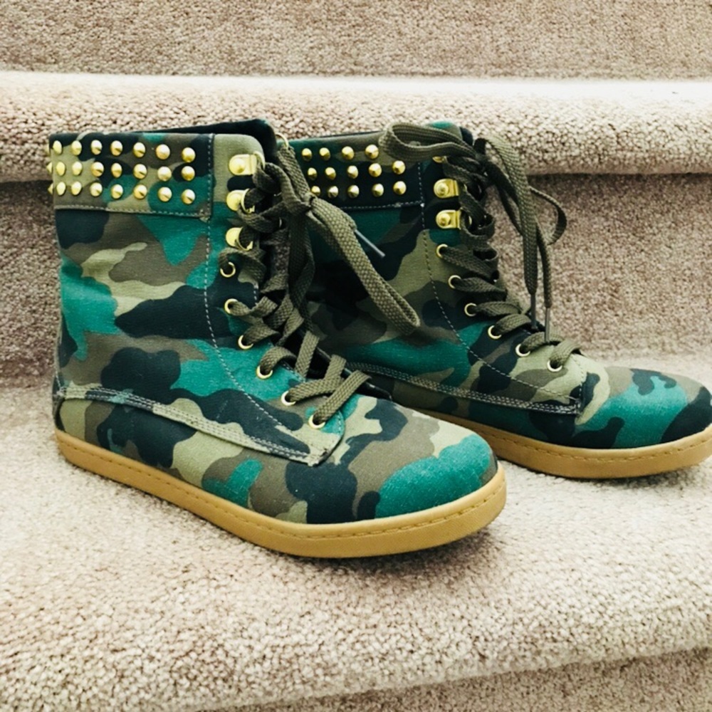 Camo Combat Boots with Metal Studs.Great condition